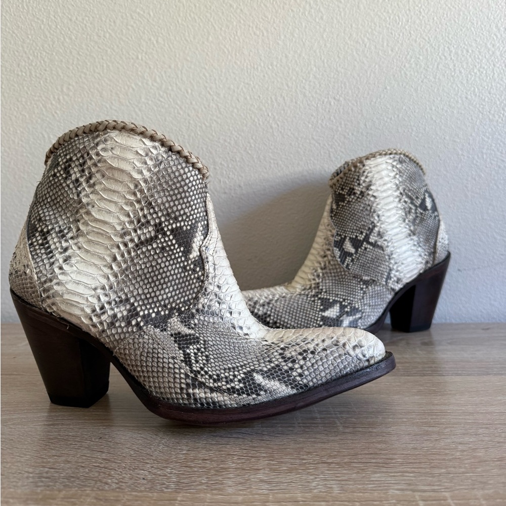 Azulado Kyra natural python snakeskin leather ankle boots‎ women’s Sz 11